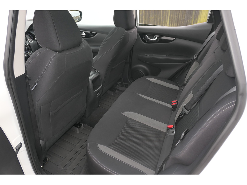 Nissan 1.3 DIG-T N-Connecta SUV 5dr Petrol Manual Euro 6 (s/s) (140 ps)