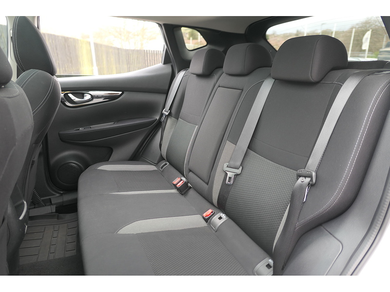 Nissan 1.3 DIG-T N-Connecta SUV 5dr Petrol Manual Euro 6 (s/s) (140 ps)