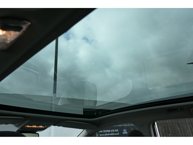 Nissan 1.3 DIG-T N-Connecta SUV 5dr Petrol Manual Euro 6 (s/s) (140 ps)