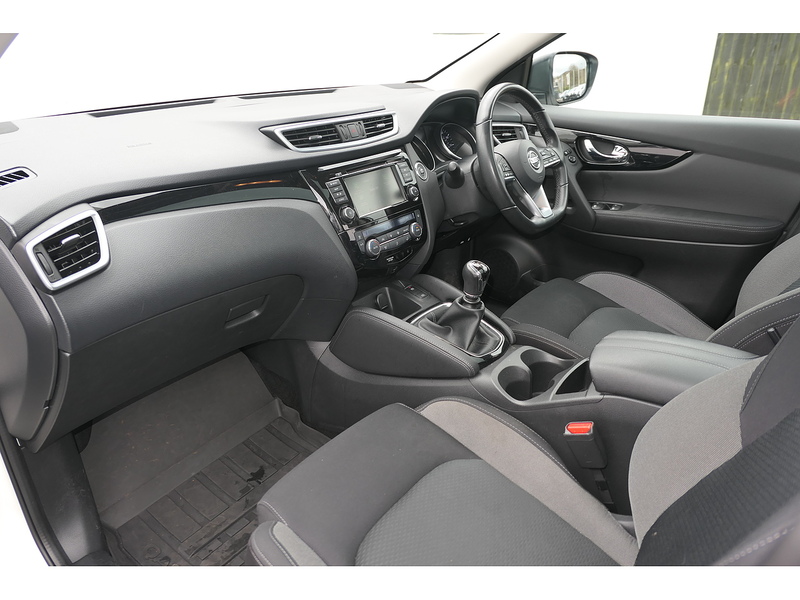 Nissan 1.3 DIG-T N-Connecta SUV 5dr Petrol Manual Euro 6 (s/s) (140 ps)