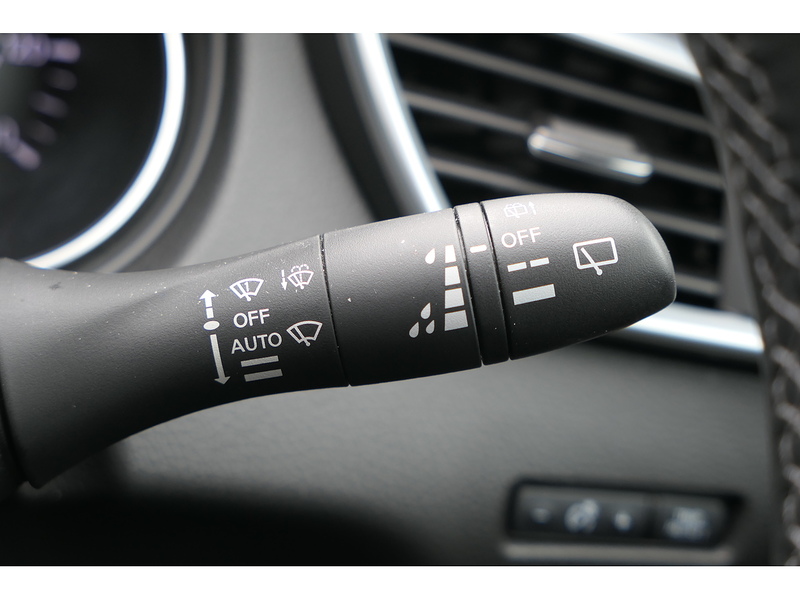 Nissan 1.3 DIG-T N-Connecta SUV 5dr Petrol Manual Euro 6 (s/s) (140 ps)