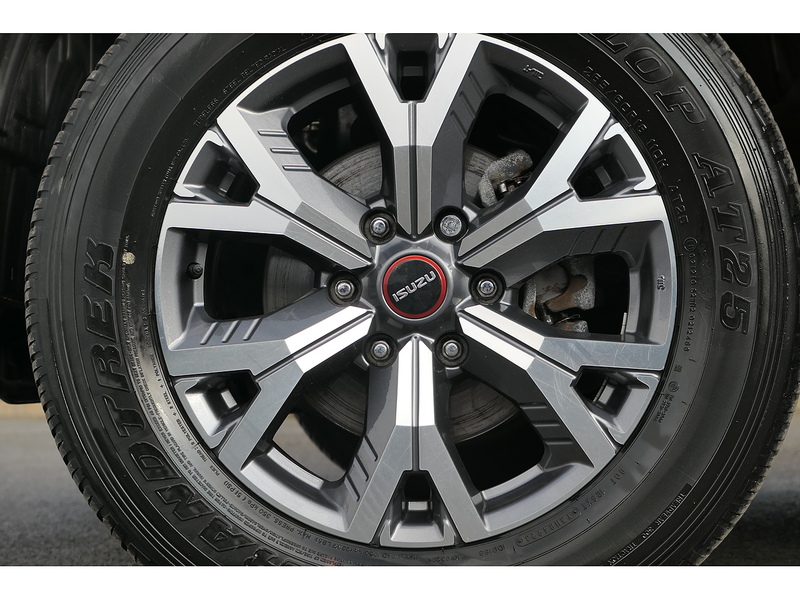 Isuzu 1.9 TD DL40 Pickup Double Cab 4dr Diesel Auto 4WD Euro 6 (s/s) (164 ps)
