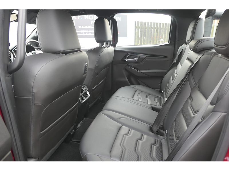 Isuzu 1.9 TD V-Cross Pickup Double Cab 4dr Diesel Manual 4WD Euro 6 (s/s) (164 ps)