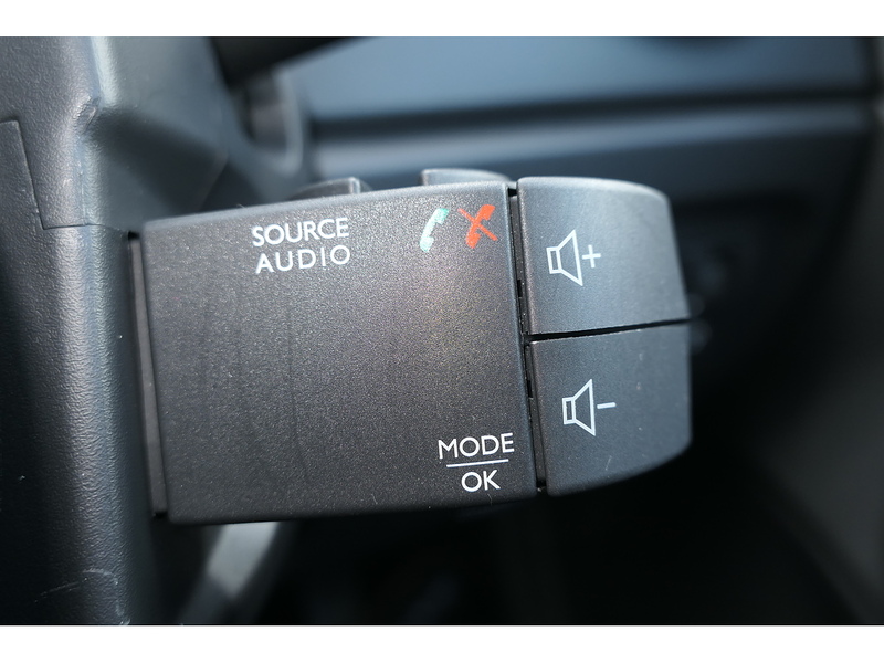 Renault 1.5 dCi ENERGY Dynamique Nav SUV 5dr Diesel Auto Euro 6 (s/s) (90 ps)