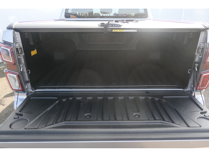 Isuzu 1.9 TD V-Cross Pickup Double Cab 4dr Diesel Manual 4WD Euro 6 (s/s) (164 ps)