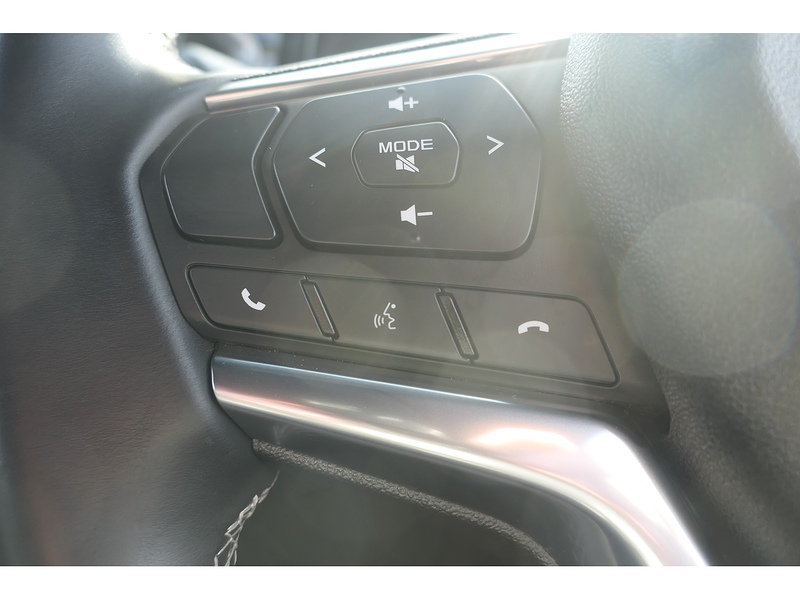 Isuzu 1.9 TD V-Cross Pickup Double Cab 4dr Diesel Manual 4WD Euro 6 (s/s) (164 ps)