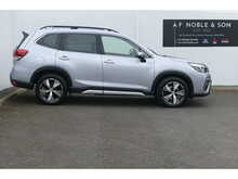 Subaru Forester i e-Boxer XE Premium 