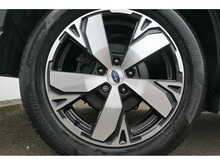 Subaru Forester i e-Boxer XE Premium 