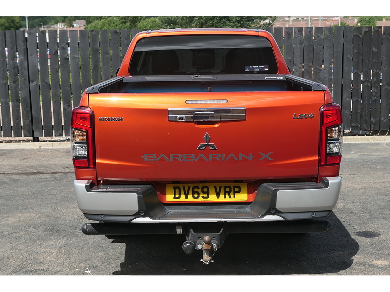 Mitsubishi 2.2 DI-D DC Barbarian X Pickup 4dr Diesel Auto 4WD Euro 6 (s/s) (150 ps)