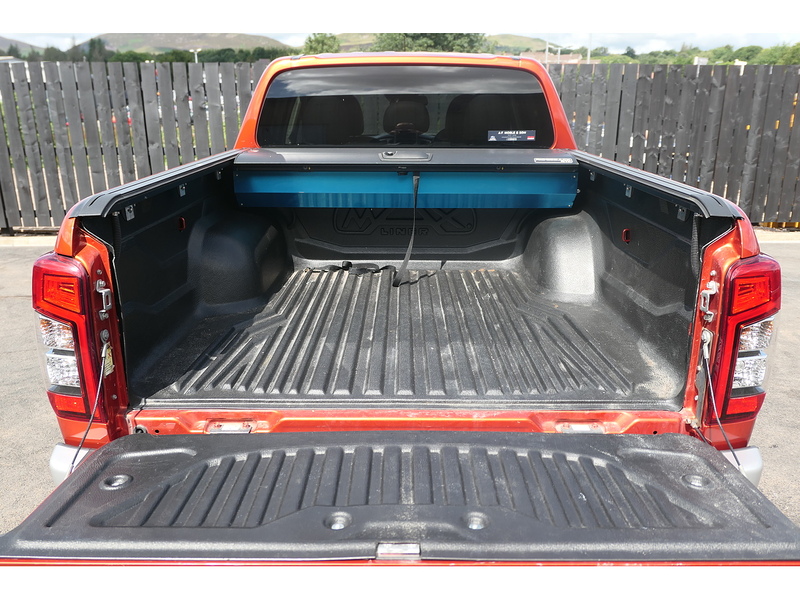 Mitsubishi 2.2 DI-D DC Barbarian X Pickup 4dr Diesel Auto 4WD Euro 6 (s/s) (150 ps)