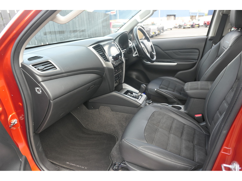 Mitsubishi 2.2 DI-D DC Barbarian X Pickup 4dr Diesel Auto 4WD Euro 6 (s/s) (150 ps)