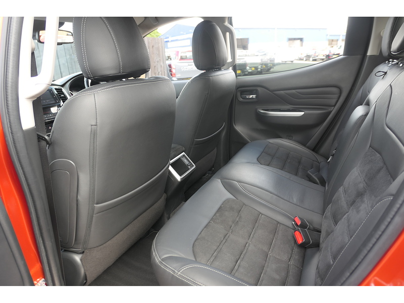 Mitsubishi 2.2 DI-D DC Barbarian X Pickup 4dr Diesel Auto 4WD Euro 6 (s/s) (150 ps)