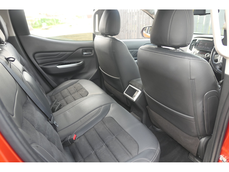 Mitsubishi 2.2 DI-D DC Barbarian X Pickup 4dr Diesel Auto 4WD Euro 6 (s/s) (150 ps)