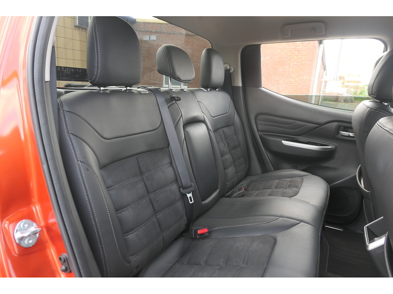 Mitsubishi 2.2 DI-D DC Barbarian X Pickup 4dr Diesel Auto 4WD Euro 6 (s/s) (150 ps)