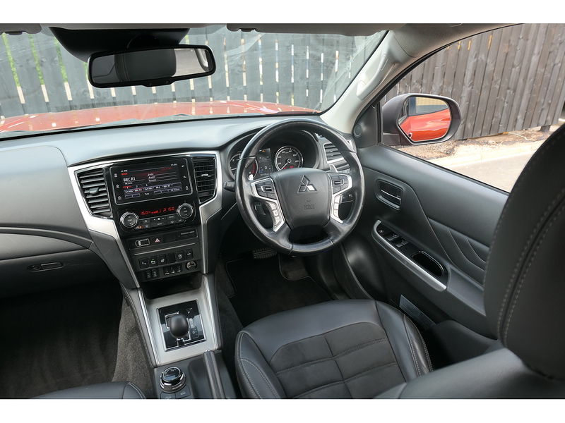 Mitsubishi 2.2 DI-D DC Barbarian X Pickup 4dr Diesel Auto 4WD Euro 6 (s/s) (150 ps)