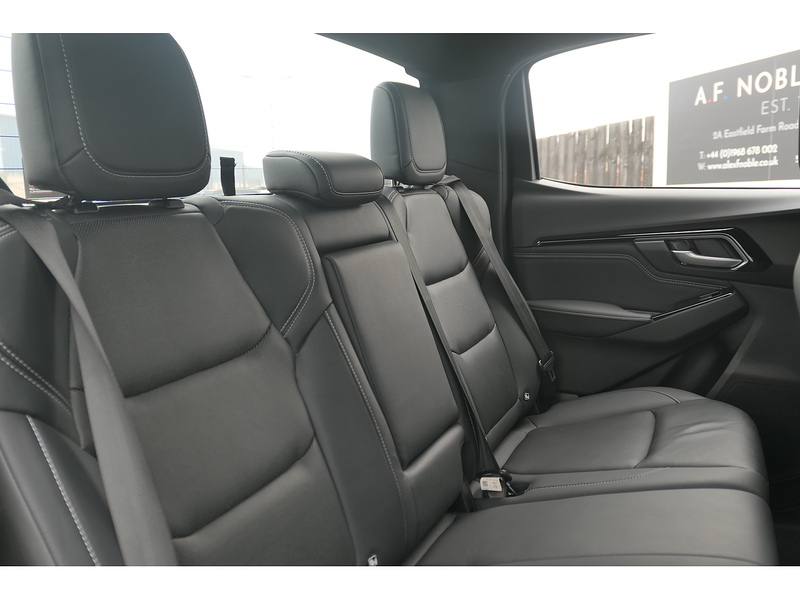 Isuzu 1.9 TD V-Cross Pickup Double Cab 4dr Diesel Auto 4WD Euro 6 (s/s) (164 ps)