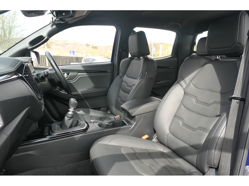 Isuzu 1.9 TD V-Cross Pickup Double Cab 4dr Diesel Manual 4WD Euro 6 (s/s) (164 ps)