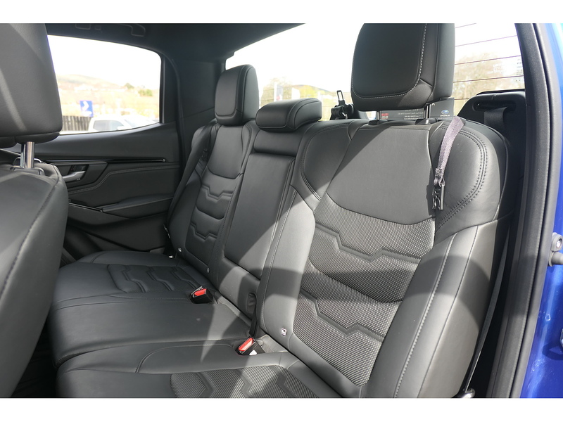Isuzu 1.9 TD V-Cross Pickup Double Cab 4dr Diesel Manual 4WD Euro 6 (s/s) (164 ps)