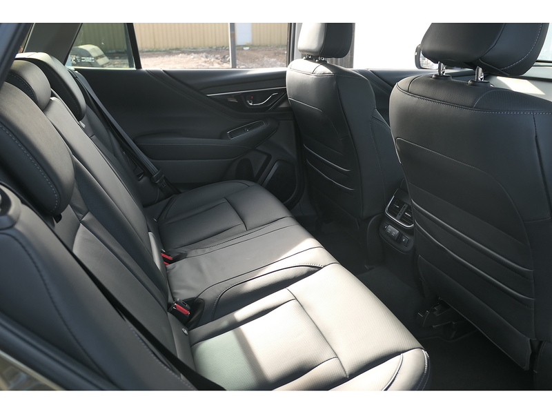 Subaru 2.5i Touring Estate 5dr Petrol Lineartronic 4WD Euro 6 (s/s) (169 ps)