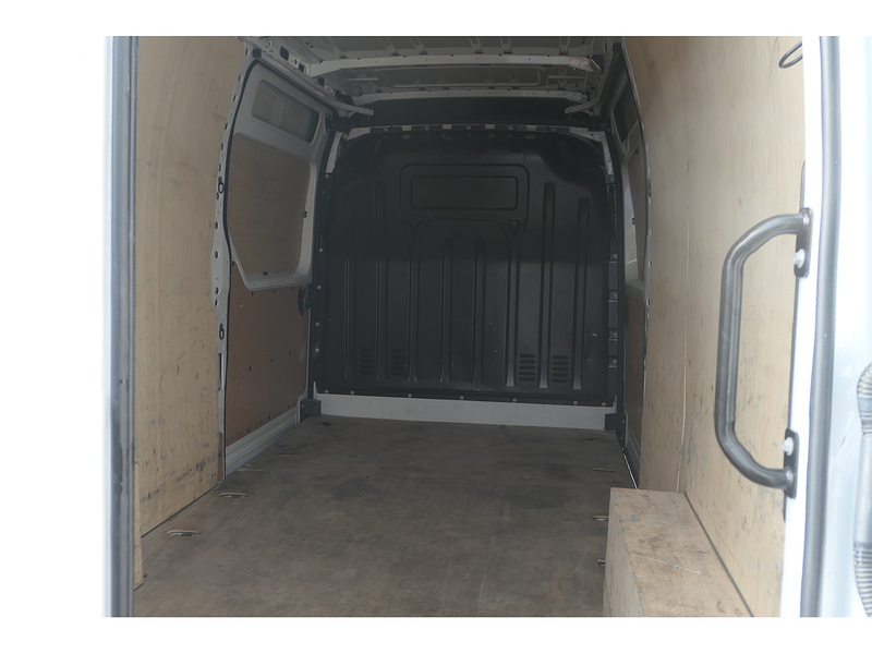 Nissan 2.3 dCi 35 Tekna Panel Van 4dr Diesel Manual FWD L3 H2 Euro 6 (135 ps)