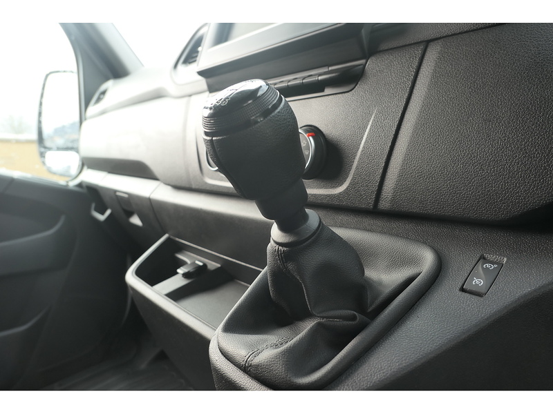 Nissan 2.3 dCi 35 Tekna Panel Van 4dr Diesel Manual FWD L3 H2 Euro 6 (135 ps)