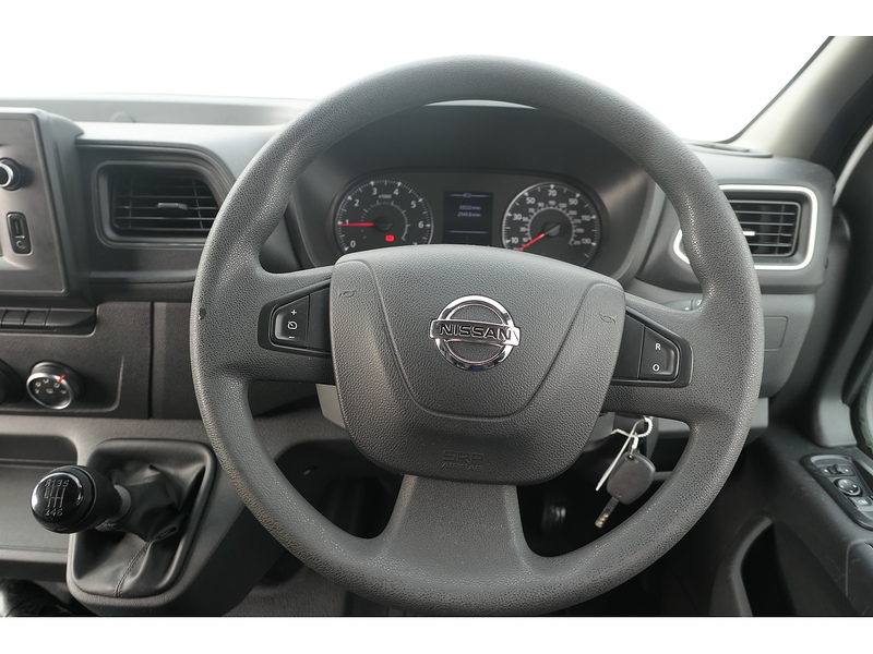 Nissan 2.3 dCi 35 Tekna Panel Van 4dr Diesel Manual FWD L3 H2 Euro 6 (135 ps)