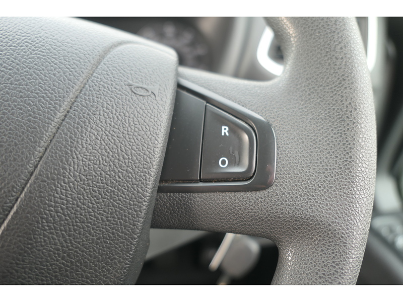 Nissan 2.3 dCi 35 Tekna Panel Van 4dr Diesel Manual FWD L3 H2 Euro 6 (135 ps)