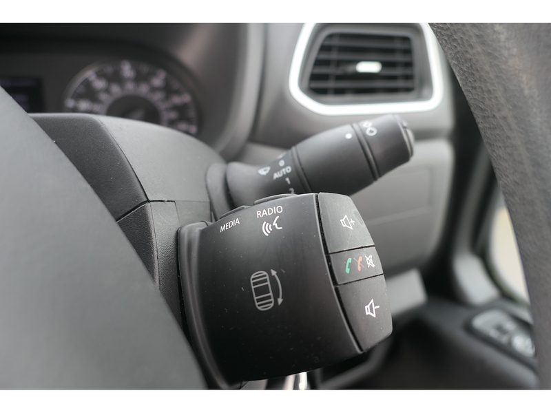 Nissan 2.3 dCi 35 Tekna Panel Van 4dr Diesel Manual FWD L3 H2 Euro 6 (135 ps)