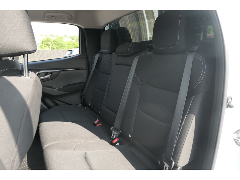 Isuzu 1.9 TD DL20 Pickup Double Cab 4dr Diesel Auto 4WD Euro 6 (s/s) (164 ps)