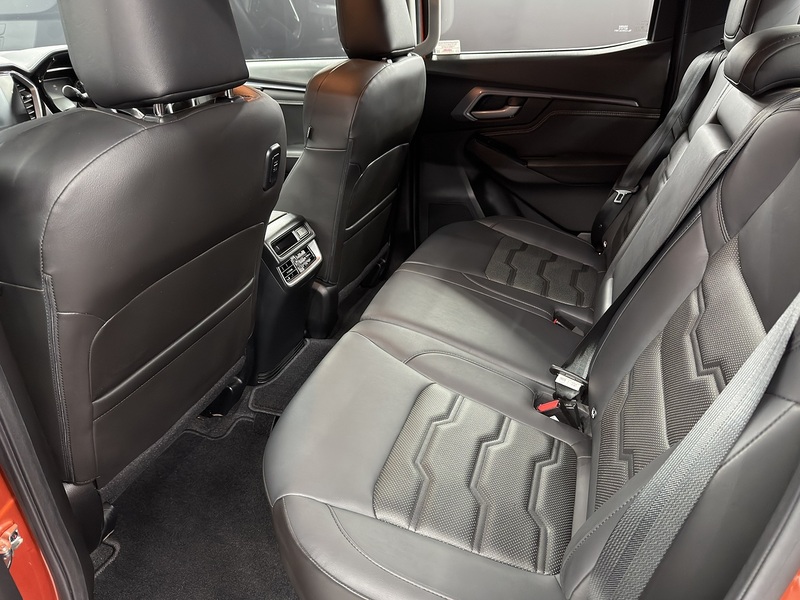 Isuzu 1.9 TD DL40 Pickup Double Cab 4dr Diesel Auto 4WD Euro 6 (s/s) (164 ps)
