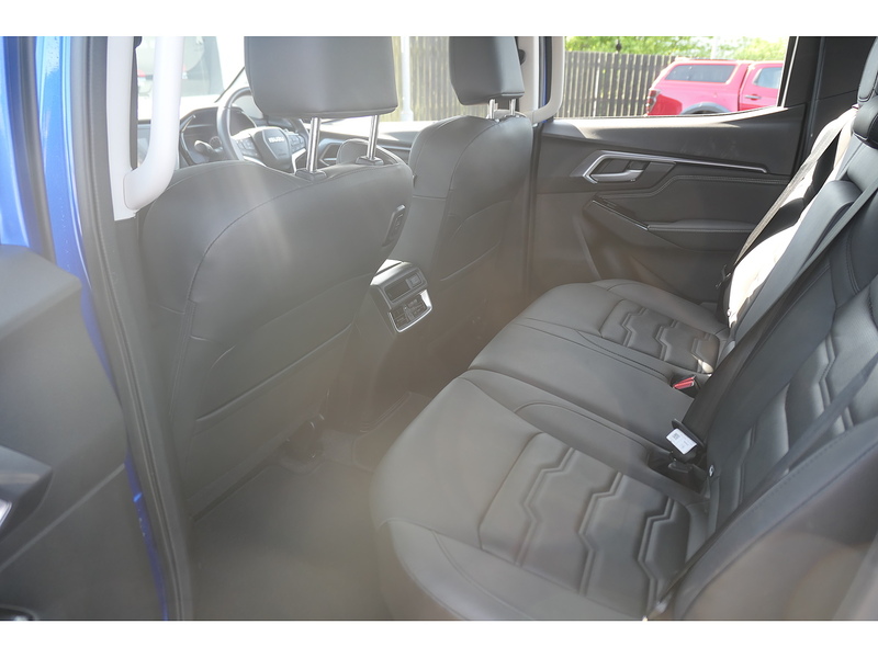 Isuzu 1.9 TD DL40 Pickup Double Cab 4dr Diesel Auto 4WD Euro 6 (s/s) (164 ps)