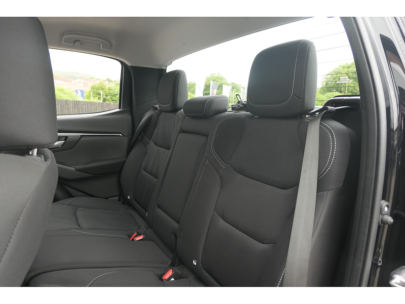 Isuzu 1.9 TD DL20 Pickup Double Cab 4dr Diesel Manual 4WD Euro 6 (s/s) (164 ps)