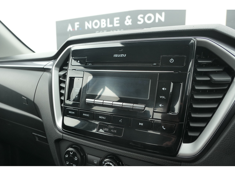 Isuzu 1.9 TD DL20 Pickup Double Cab 4dr Diesel Manual 4WD Euro 6 (s/s) (164 ps)