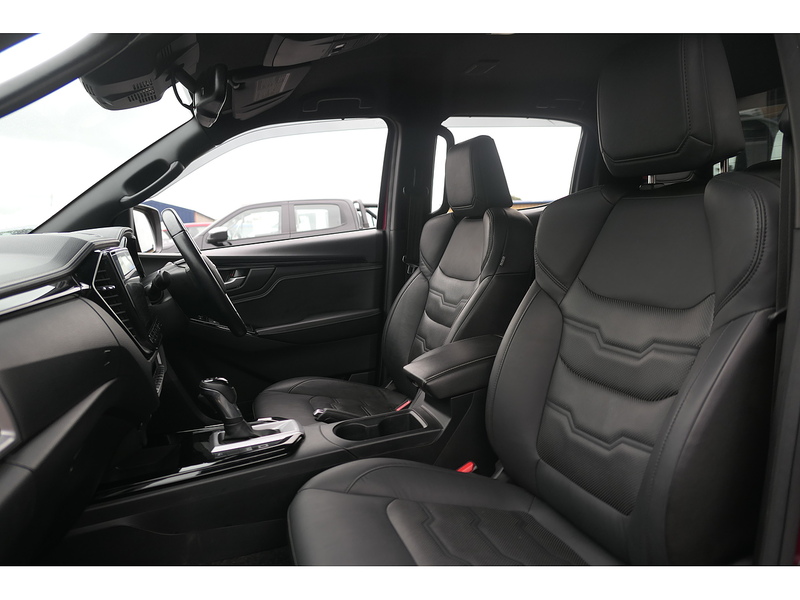 Isuzu 1.9 TD V-Cross Pickup Double Cab 4dr Diesel Auto 4WD Euro 6 (s/s) (164 ps)