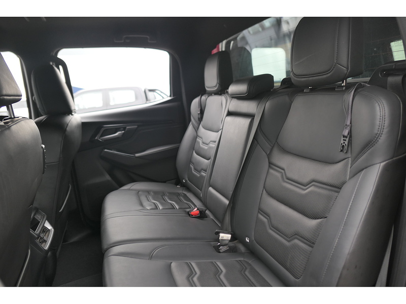 Isuzu 1.9 TD V-Cross Pickup Double Cab 4dr Diesel Auto 4WD Euro 6 (s/s) (164 ps)