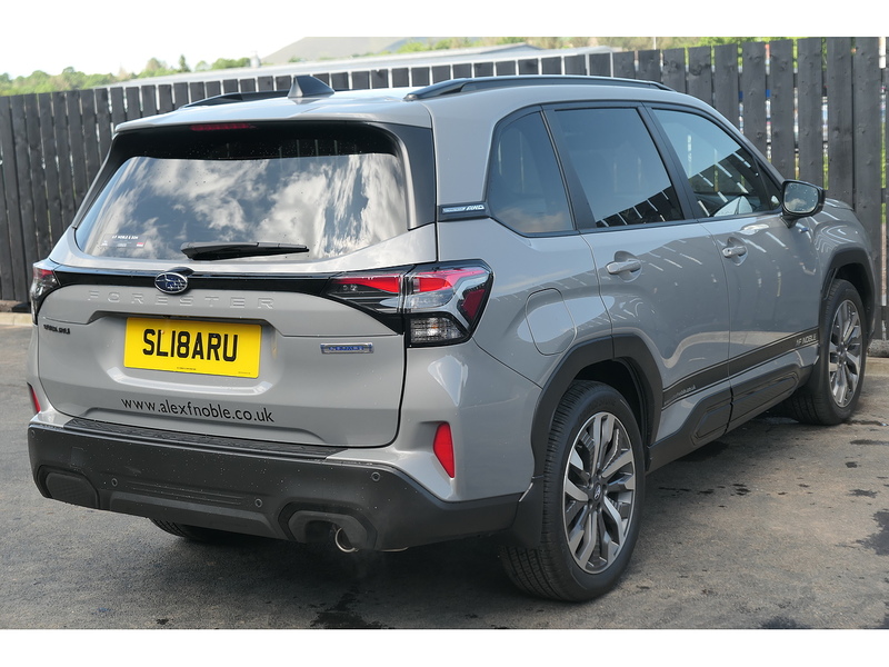 Subaru 2.0 i e-Boxer Touring SUV 5dr Petrol Hybrid Lineartronic 4WD Euro 6 (s/s) (136 ps)