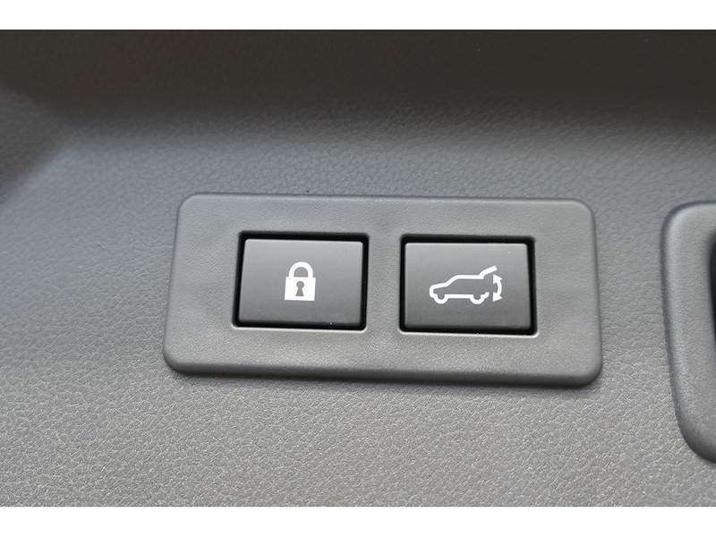 Subaru 2.0 i e-Boxer Touring SUV 5dr Petrol Hybrid Lineartronic 4WD Euro 6 (s/s) (136 ps)