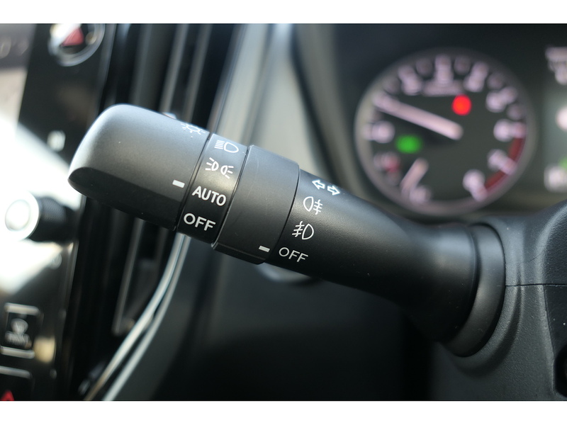 Subaru 2.0 i e-Boxer Touring SUV 5dr Petrol Hybrid Lineartronic 4WD Euro 6 (s/s) (136 ps)