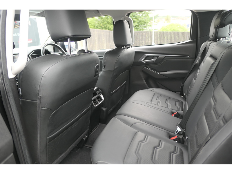 Isuzu 1.9 TD DL40 Pickup Double Cab 4dr Diesel Auto 4WD Euro 6 (s/s) (164 ps)