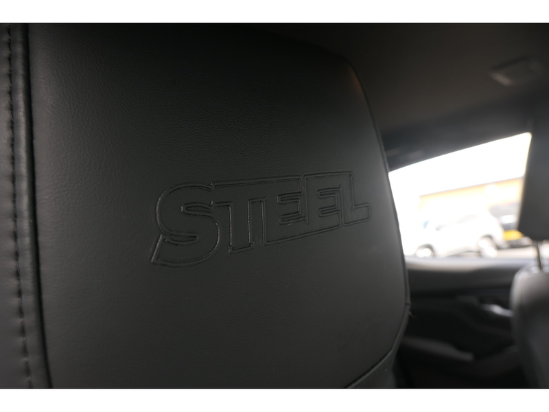 Isuzu 1.9 TD V-Cross Steel Edition Pickup Double Cab 4dr Diesel Auto 4WD Euro 6 (s/s) (164 ps)