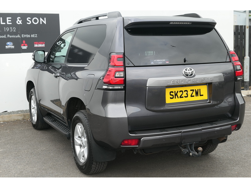 Toyota 2.8D Active (Navi) Panel Van 3dr Diesel Auto 4WD SWB Euro 6 (s/s) (204 ps)