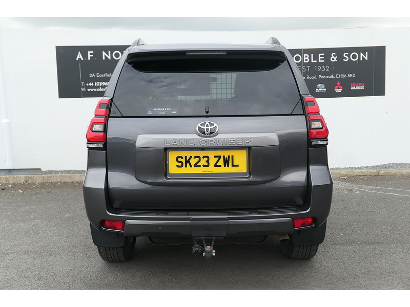 Toyota 2.8D Active (Navi) Panel Van 3dr Diesel Auto 4WD SWB Euro 6 (s/s) (204 ps)