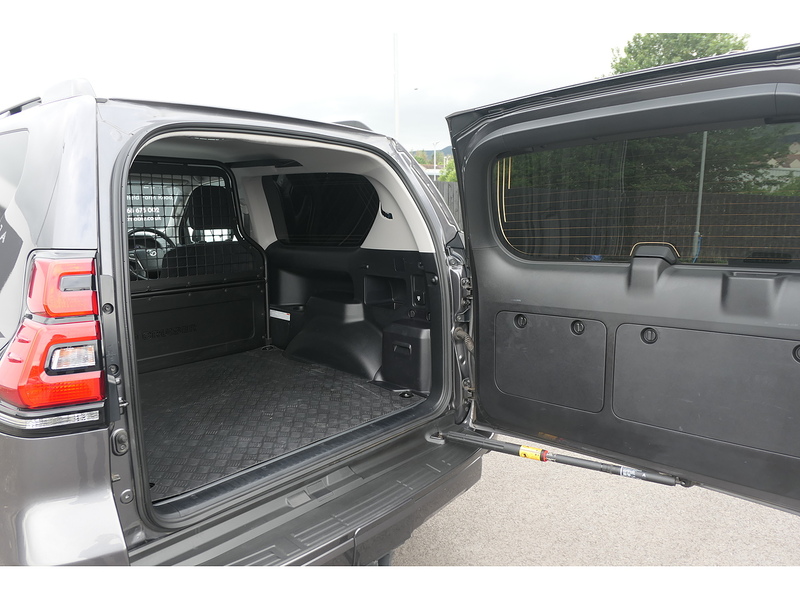 Toyota 2.8D Active (Navi) Panel Van 3dr Diesel Auto 4WD SWB Euro 6 (s/s) (204 ps)