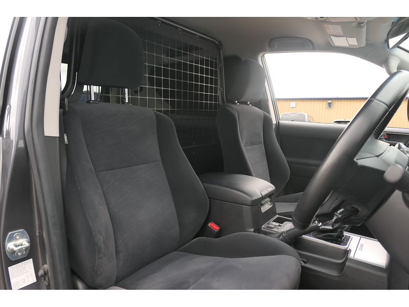 Toyota 2.8D Active (Navi) Panel Van 3dr Diesel Auto 4WD SWB Euro 6 (s/s) (204 ps)