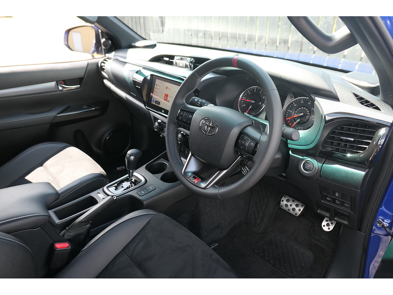 Toyota 2.8 D-4D GR SPORT II Pickup Double Cab 4dr Diesel Auto 4WD Euro 6 (s/s) (204 ps)