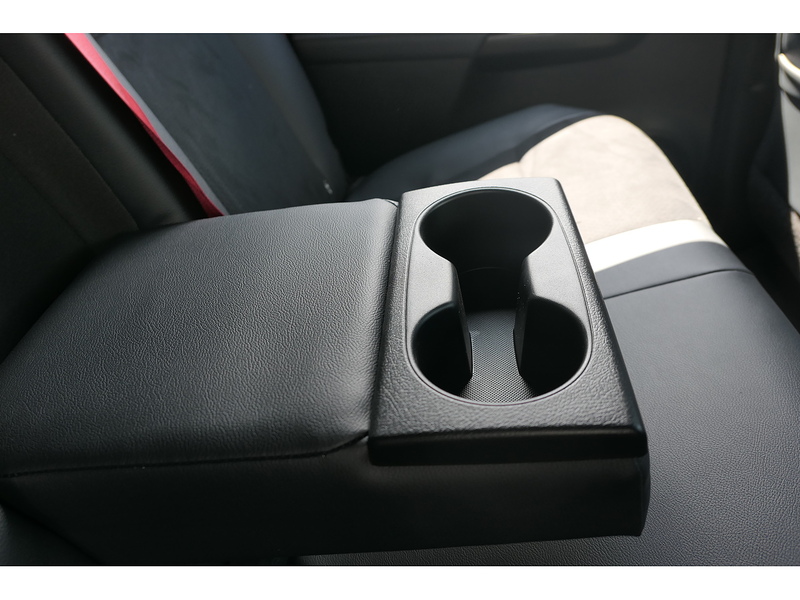 Toyota 2.8 D-4D GR SPORT II Pickup Double Cab 4dr Diesel Auto 4WD Euro 6 (s/s) (204 ps)