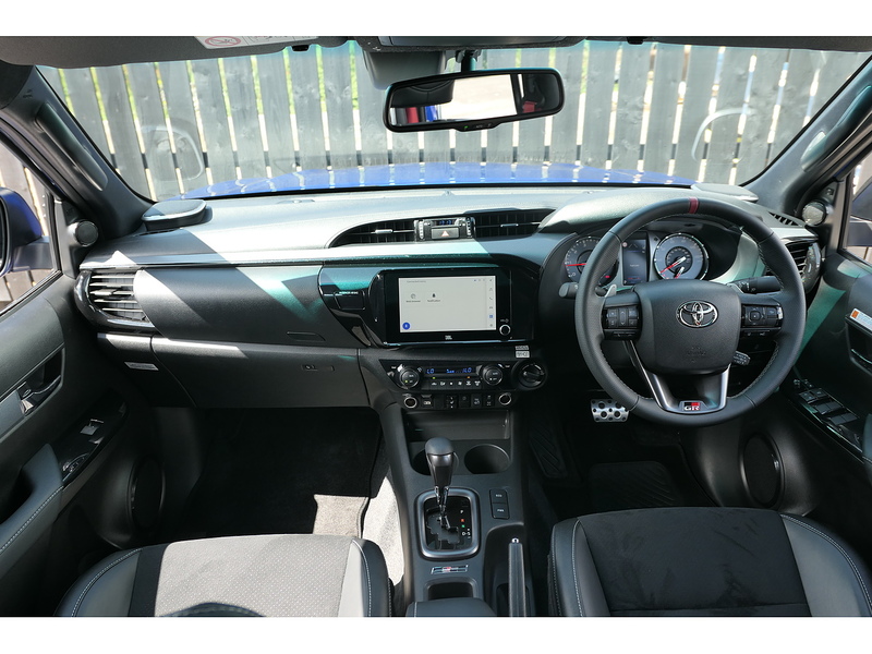 Toyota 2.8 D-4D GR SPORT II Pickup Double Cab 4dr Diesel Auto 4WD Euro 6 (s/s) (204 ps)