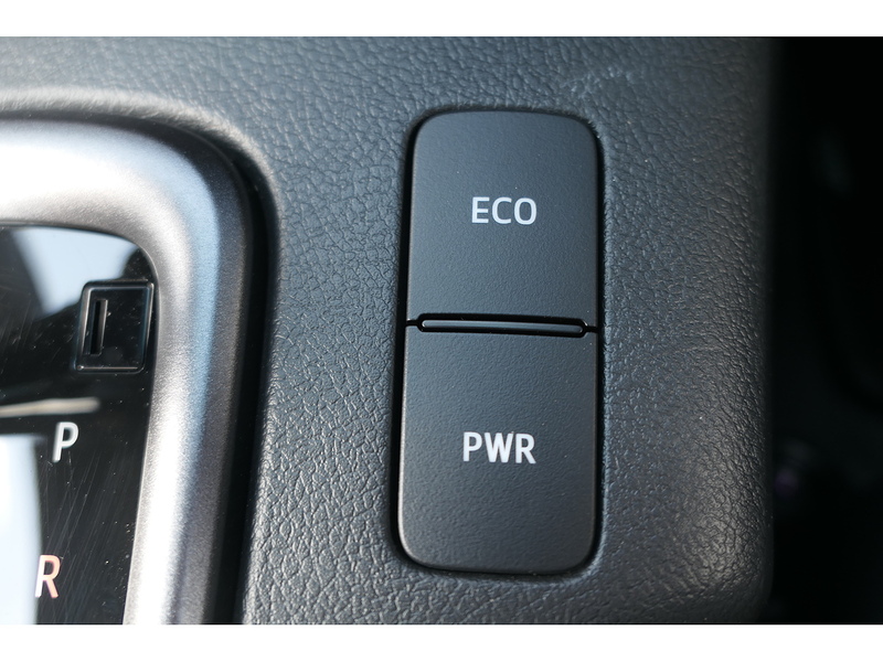 Toyota 2.8 D-4D GR SPORT II Pickup Double Cab 4dr Diesel Auto 4WD Euro 6 (s/s) (204 ps)