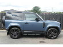 Land Rover Defender 90 D200 MHEV 