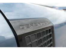 Land Rover Defender 90 D200 MHEV 